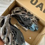 adidas yeezy foam runners pallets 1