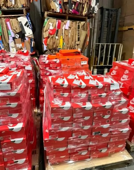 Nike Dunk Pallets